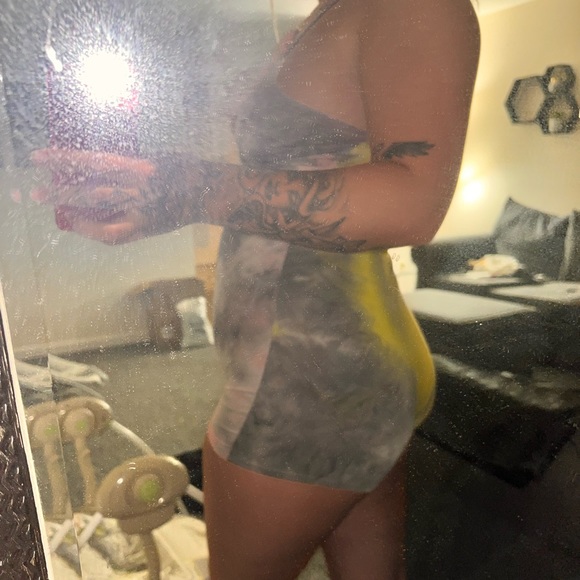 Romper 🩱 - Picture 4 of 4